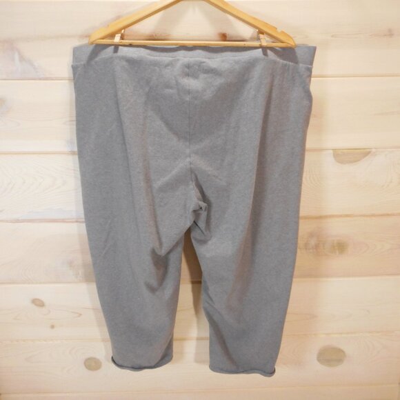 Weekends by Chicos size 4 Women's XXL Capri Lounge Pants Gray Pockets Pull-on - Picture 4 of 10